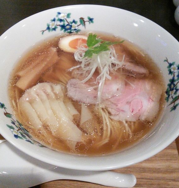 「かつらの中華そば　８００円」@豚骨清湯・自家製麺 かつらの写真