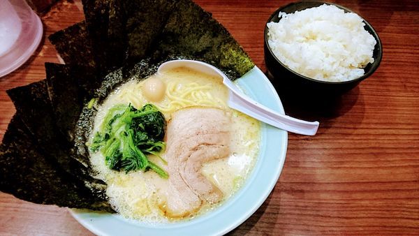「【魂心家の日】塩ラーメン+海苔+ライス(サービス)」@横浜家系らーめん 魂心家 藤沢店の写真