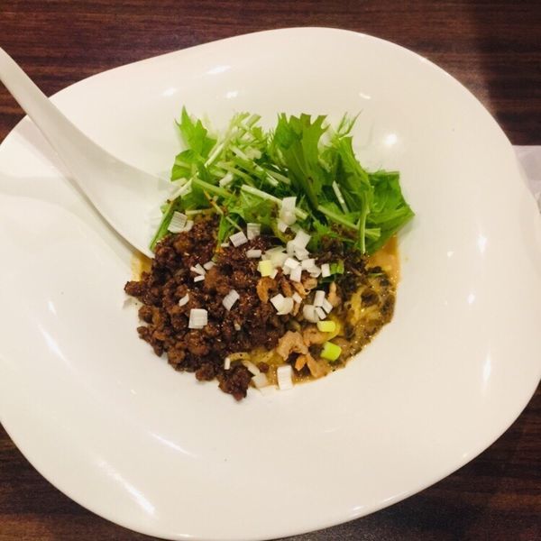 「白ごま汁なし担々麺 半麺 880」@汁なし担担麺 ピリリの写真