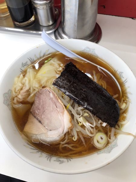 「ワンタンメン800円」@銀水の写真