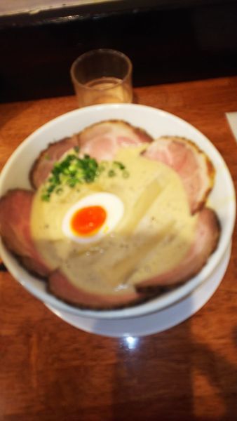 「豚CHIKIしょうゆチャーシュー」@ラーメン家 みつ葉 本店の写真