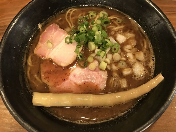 「魚介豚骨ラーメン」@いかれたNOODLE Fishtonsの写真