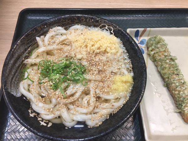 「かけ(中)¥290(+税)+ちくわ天¥110(+税)」@はなまるうどん イトーヨーカドー武蔵小金井店の写真