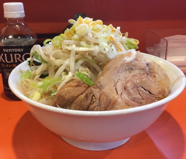 「らーめん豚1枚(ヤサイニンニクネギラー油)＋のり＋レン草」@ちばからの写真
