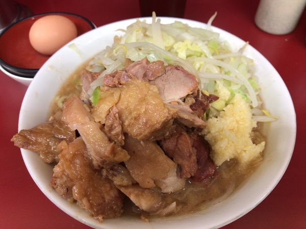 「ラーメン(ニンニク)+ブタ増し+生たまご 1080円」@ラーメン二郎 相模大野店の写真