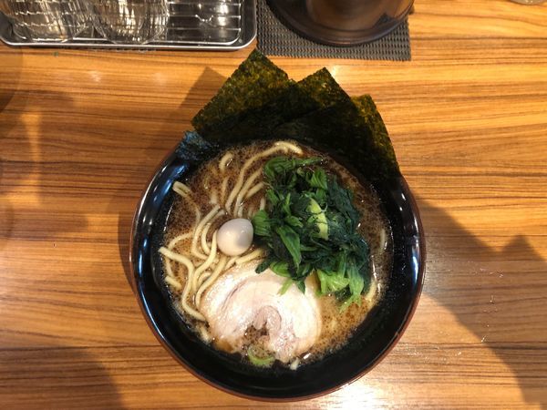 「黒家系ラーメン」@横浜家系ラーメン 壱角家 落合南長崎店の写真