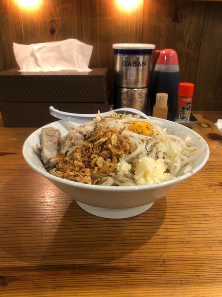 「汁なし中盛り（ニンニクマシ）」@麺とび六方 長野店の写真