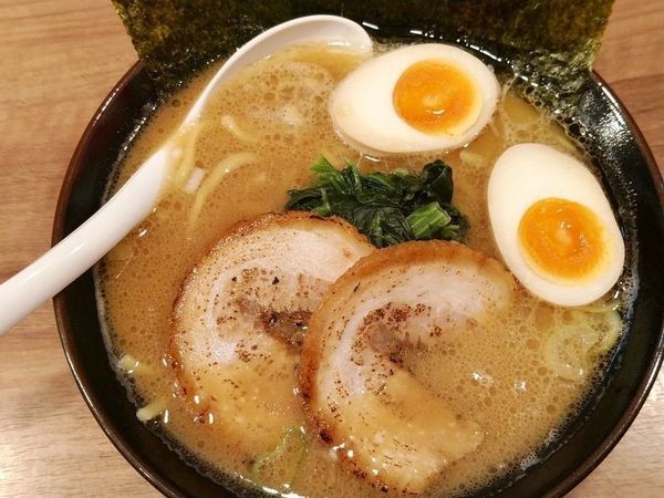 「豚骨SP」@横浜家系らーめん 春樹 青物横丁店の写真