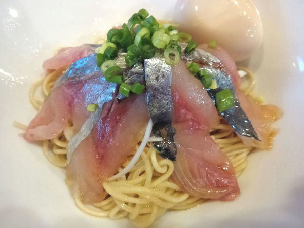 「アジそば ￥430・味玉」@寿製麺よしかわ 坂戸店の写真