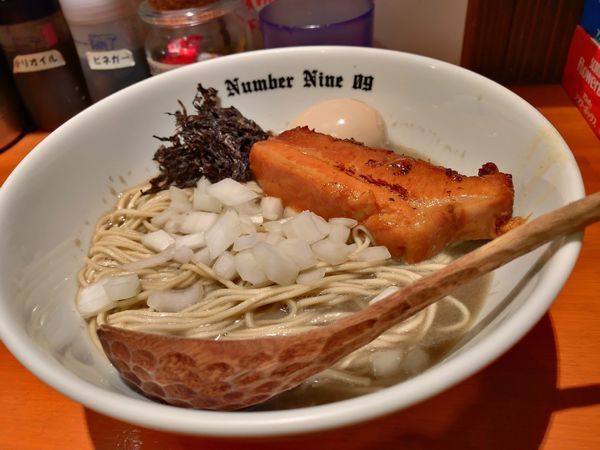 「【限定】煮干し中華そば＋味玉」@麺Dining Number Nine 09の写真