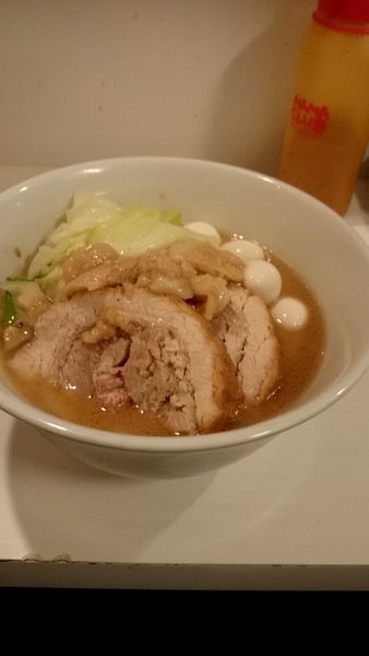 「ミニラーメン（７００円）＋うずら（１００円）」@ハイパーファットンの写真
