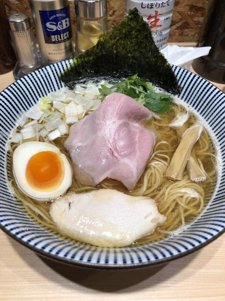 「白醤油煮干しそば」@寿製麺 よしかわ 西台駅前店の写真