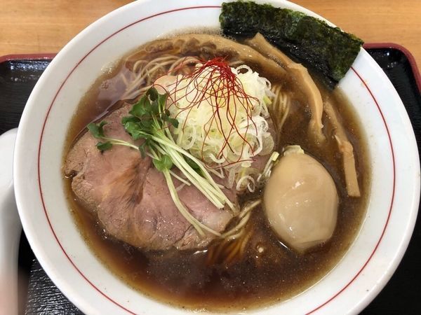 「煮干醤油ラーメン+煮卵 850円」@沼田商店 麺組の写真