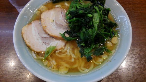 「並ラーメン、ほうれん草×２、チャーシュー増し」@金八家の写真