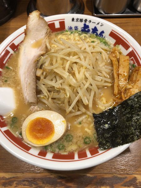 「もやしラーメン+ライス無料」@屯ちん 池袋本店の写真