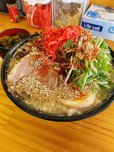 「コッテリ塩豚骨キクラゲ高菜」@豚骨ラーメン 新井商店の写真