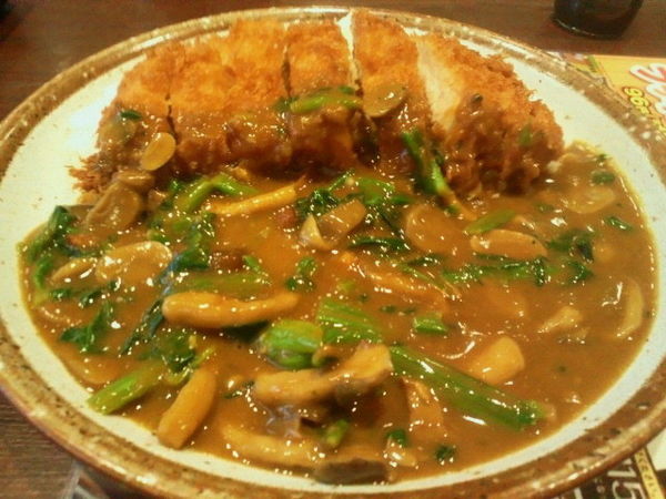 「とん勝つカレー+きのこ+ホウレン草 1379円」@カレーハウス CoCo壱番屋 福島信夫通り店の写真