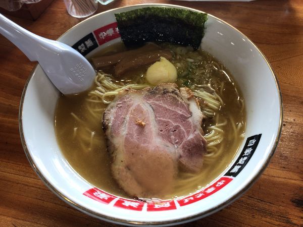 「塩バターラーメン」@中華そば 阿波家の写真