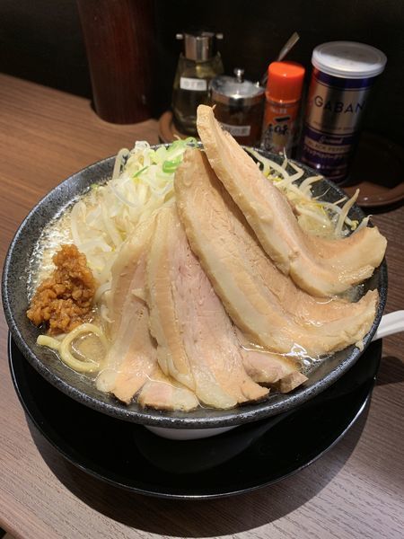 「富士チャーシュー麺(醤油) 1000円」@優勝軒 熊谷総本店の写真