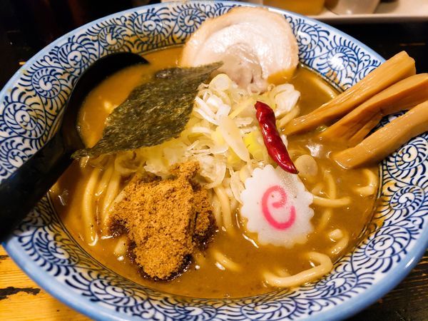 「濃厚狼煙カレーラーメン 850円+ 和え玉(煮干) 200円」@狼煙 〜NOROSHI〜の写真