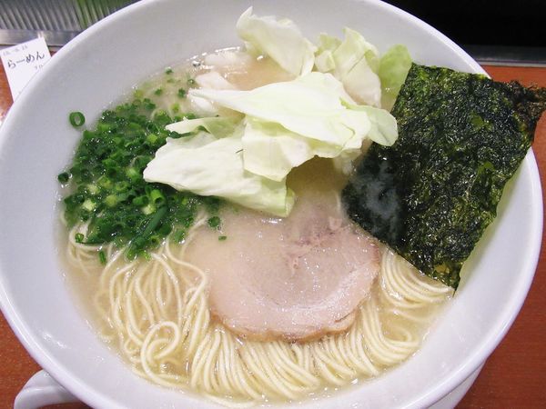 「らーめん（700円）」@ぶたの旨味らーめん とんくるの写真