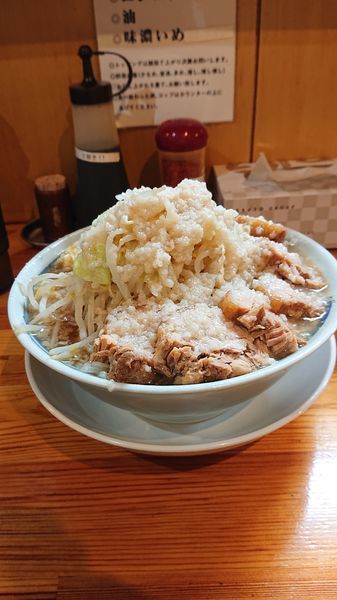 「チャーシューメン  麺大盛  野菜多め  ニンニク  アブラ」@連の写真