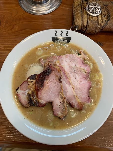 「濃厚魚介ラーメンTPチャーシューTP煮卵」@公園前の写真