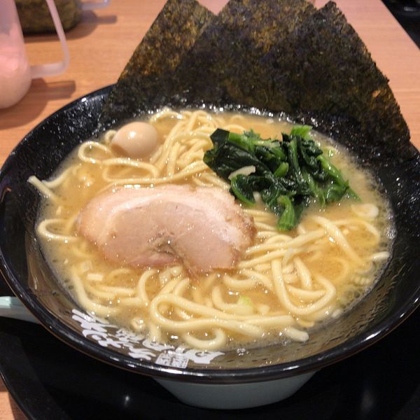 「ラーメン(720円)醤油 麺硬め、味普通、アブラ少なめ」@町田商店 浦和店の写真