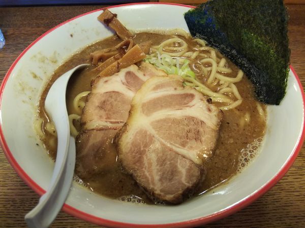 「豚骨魚介らーめん　（大盛り：サービス券）」@のんべえ食堂 天火の写真