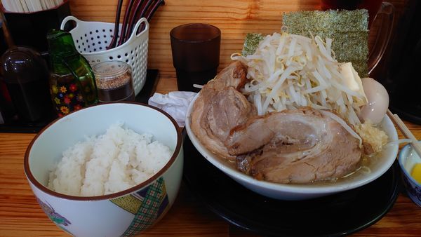 「極太麺(塩)、味玉、バター、半ライス」@麺屋 とん嬉の写真
