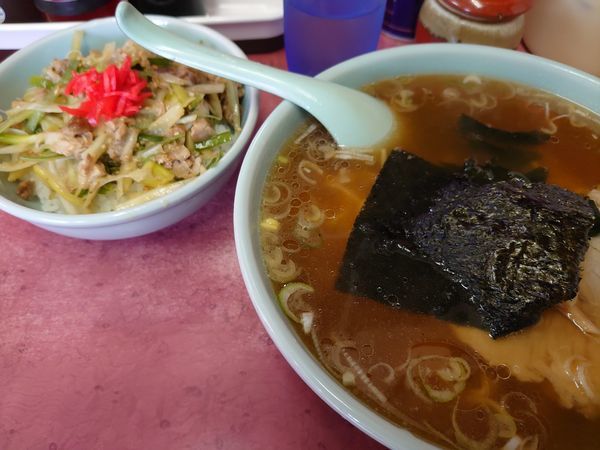 「ラーメン ネギ丼ハーフ」@ラーメンショップ 氏家店の写真