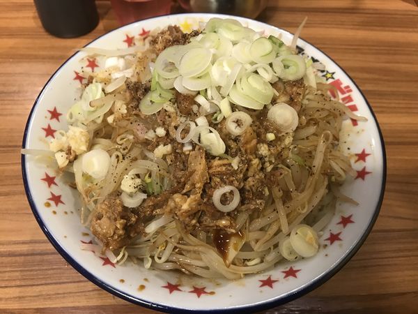 「マシマシ（中）ヤサイニンニクアブラ追い飯」@ラーメン☆ビリープラスの写真