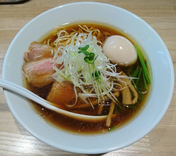 「中華ソバ味玉入り」@中華ソバ ビリケンの写真