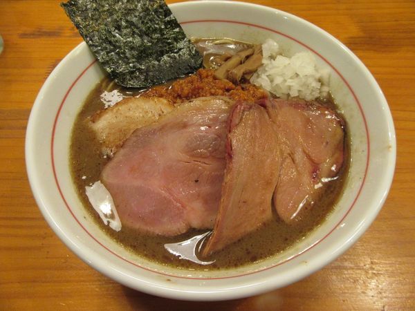 「限定　真空ラーメン赤（８５０円）＋チャーシュー２枚」@喜元門 ひたち野牛久店の写真