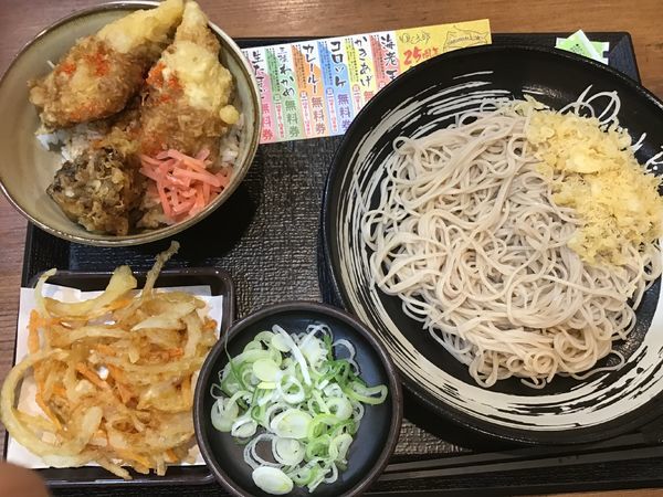 「とり舞茸天丼セット680円(クーポンでかき揚げ無料)」@ゆで太郎 柏豊四季店の写真
