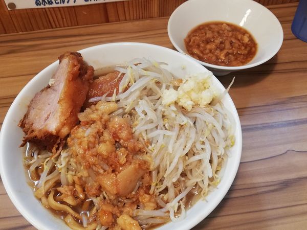 「ラーメン＋豚1枚＋別皿アブラ」@ヒノブタセカンド 南越谷駅前店の写真