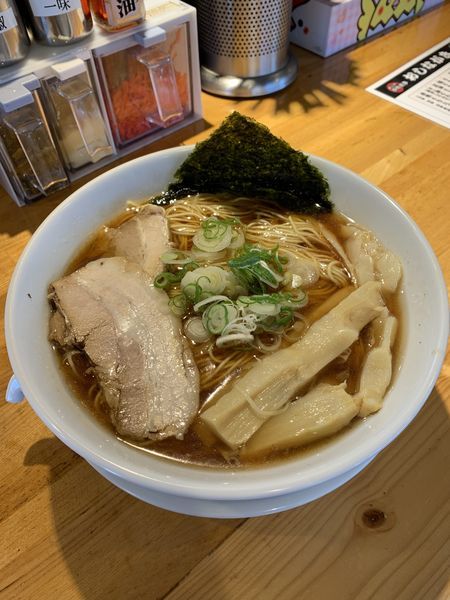 「煮干し中華 中 (210g) 900円」@中華そば専門 めんやいただきの写真