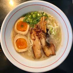 濃醇こってりらーめん (680円) 半熟煮玉子 (100円)