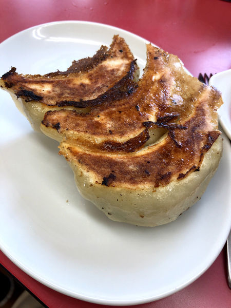「餃子（３個）320円」@一品香 今宮店の写真
