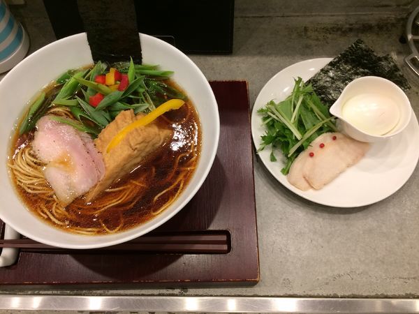 「山 特製熟成醤油鶏そば1000円」@ラーメンクワトロの写真