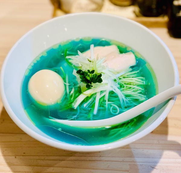 「鶏清湯 青」@濃厚鶏出汁拉麺 吉法師 KIPPOSHIの写真