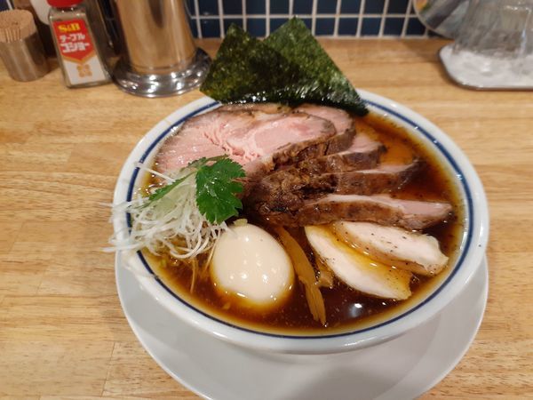 「特製中華そば(醤油)+チャーシュー+ワンタン」@手打式超多加水麺 ののくらの写真