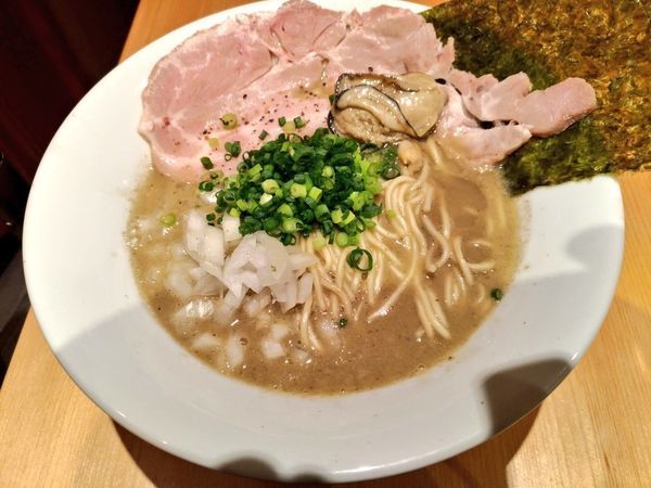 「濃厚牡蠣煮干中華そば」@麺屋 まほろ芭の写真