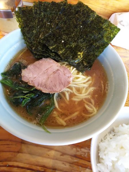 「ラーメン  のり増し５枚 固め濃いめ」@横浜ラーメン 武蔵家 大井町店の写真