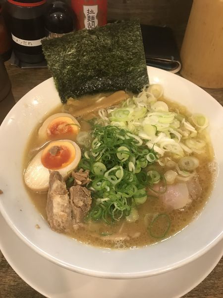 「鶏煮込みらぁめん」@岡本商店 谷町店の写真