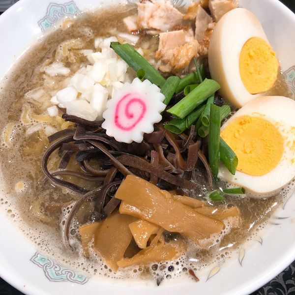 「旬の創作麺 上湯煮干し (ちぢれ麺) ¥720＋味玉 ¥90」@味どころ 龍の羽の写真