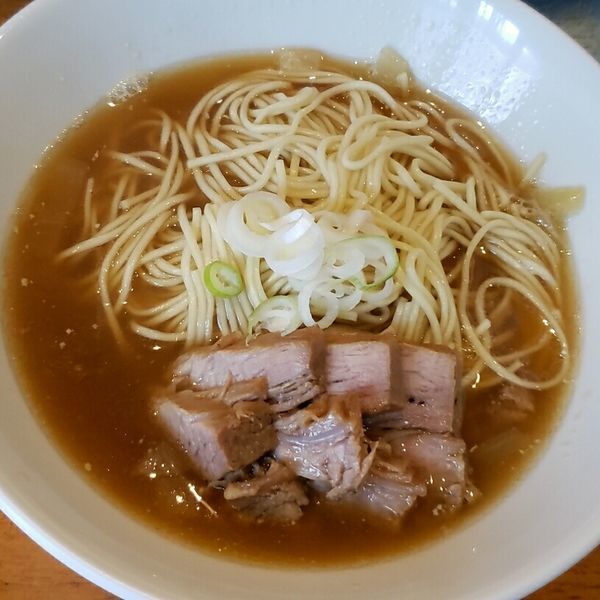 「比内地鶏そば小（焼豚４枚）７５０円」@自家製麺 伊藤の写真