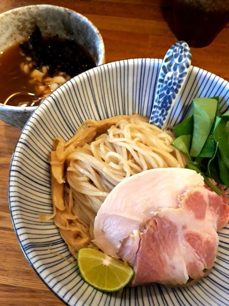 「(限定)冷やし煮干しと鶏のつけそば880円」@中華そば きなりの写真