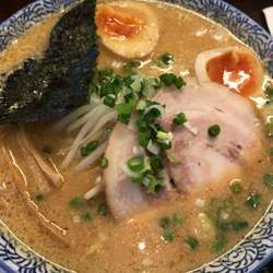 濃厚味噌ラーメン830円