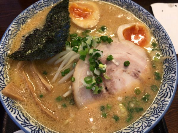 「濃厚味噌ラーメン830円」@實の写真